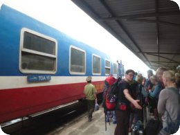 ベトナム統一鉄道でフエからハノイへ